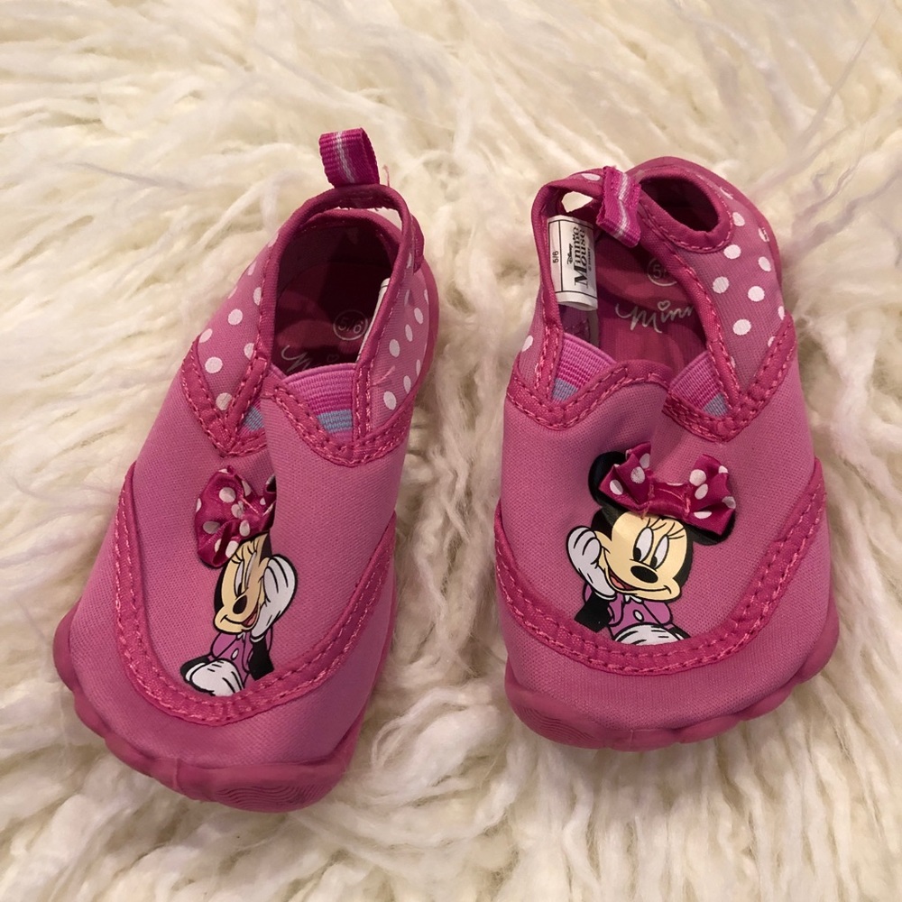 Minnie Water Shoes